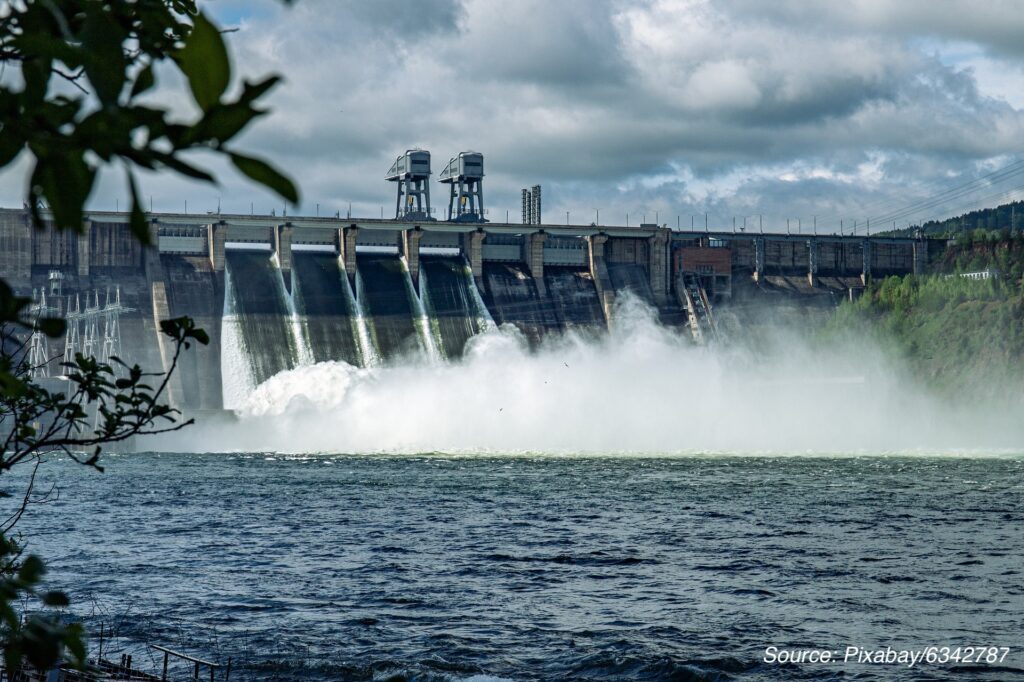 First floating solar power plant installed in Russia