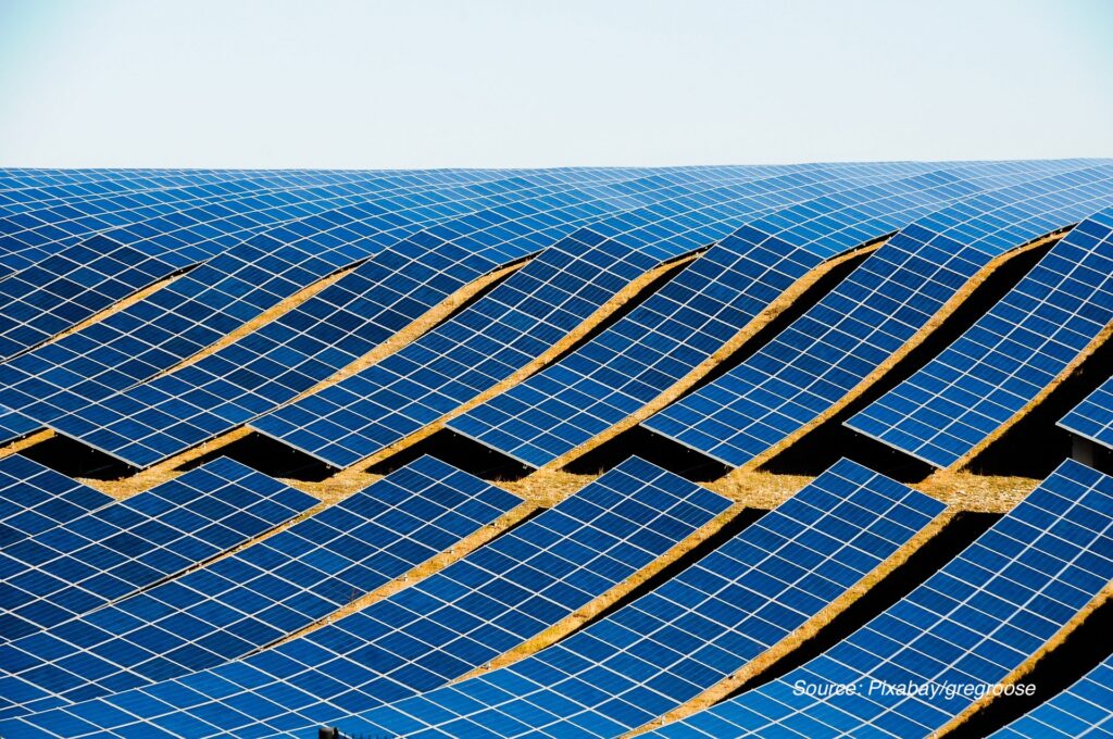 Organic solar cells for curved surfaces