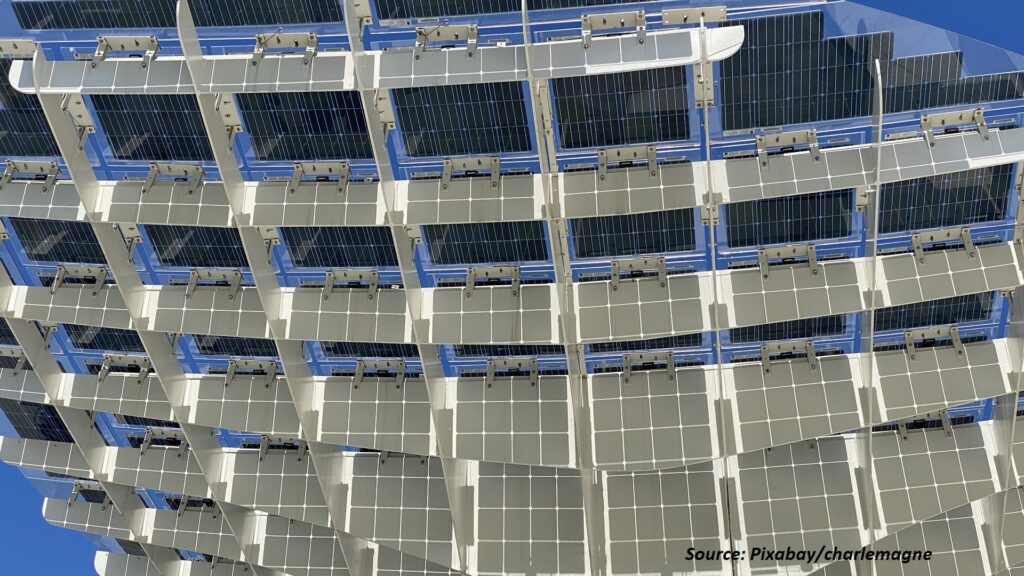 Agri photovoltaic system to protect against hail in apple orchards